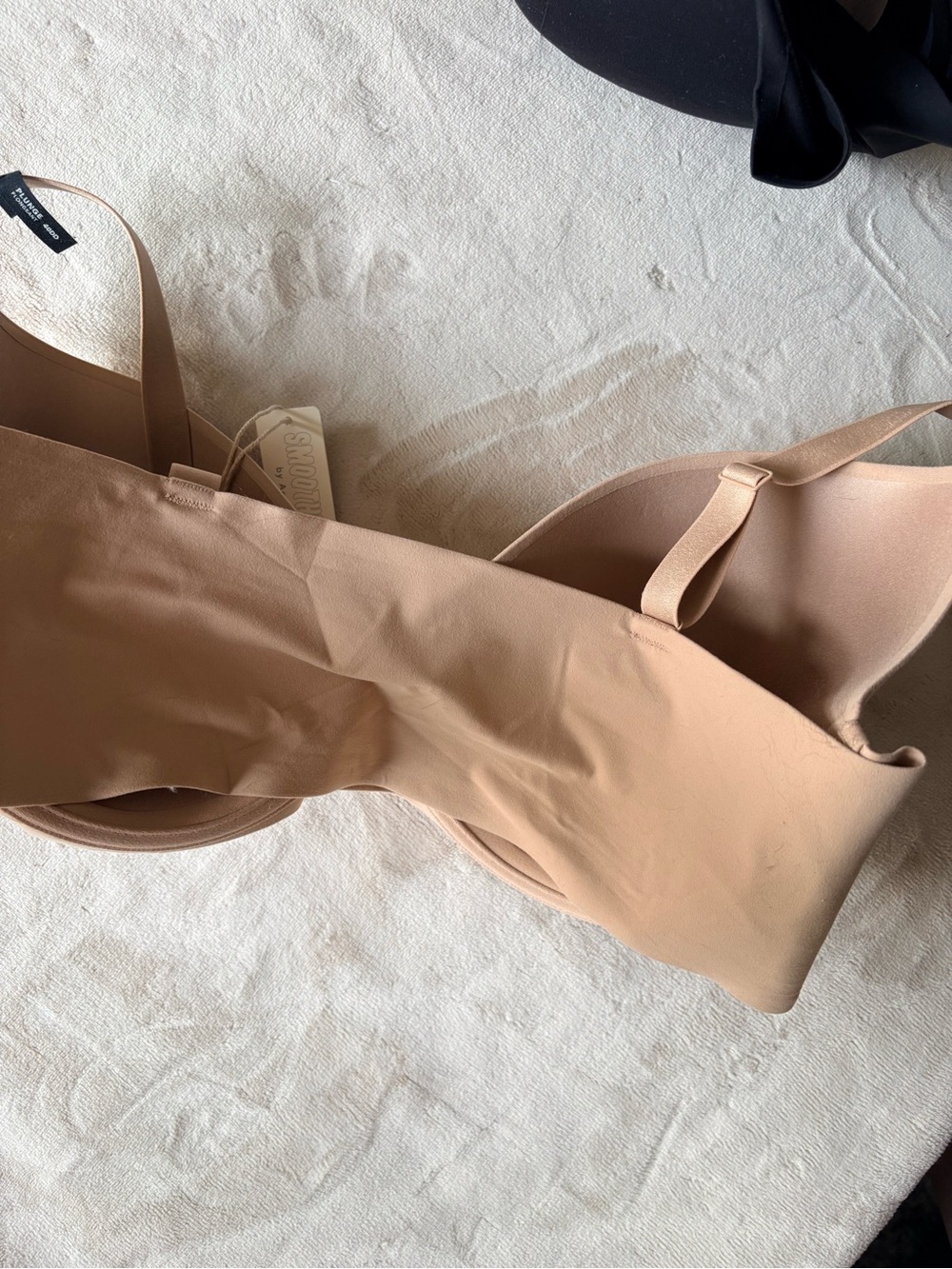 Aerie SMOOTHEZ Plunge Pull-on T-Shirt Bra Bundle – Nude and Black - Picture 2 of 4